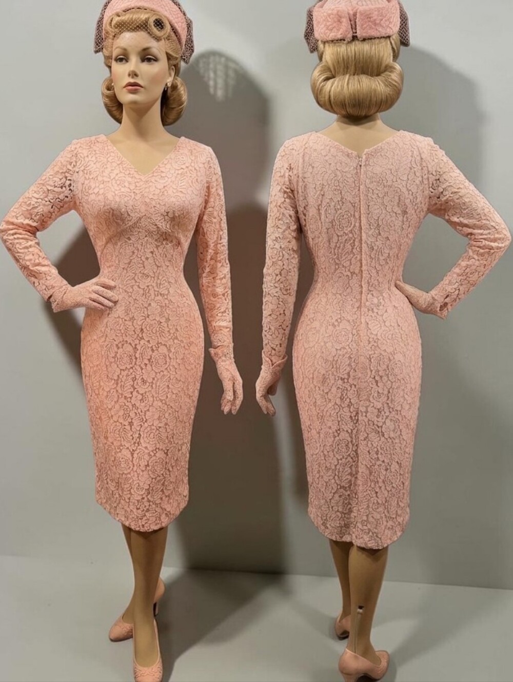 VINTAGE 1960s Peach Pink Sheath Lace Cocktail Dress - Size M
